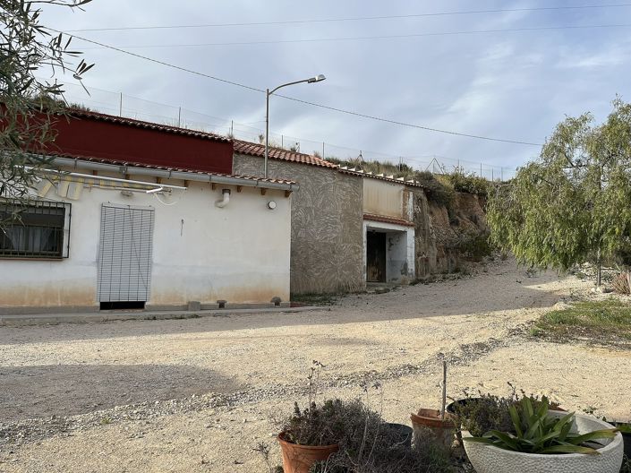 Image No.11-4 Bed House for sale