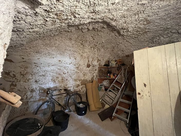 Image No.17-4 Bed House for sale