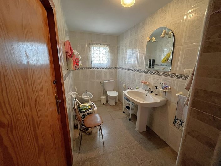 Image No.20-4 Bed House for sale