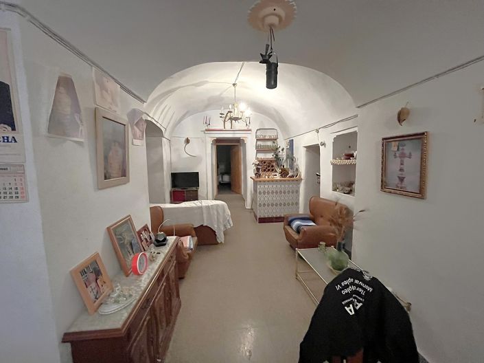 Image No.26-4 Bed House for sale