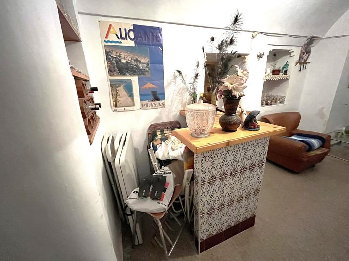 Image No.28-4 Bed House for sale