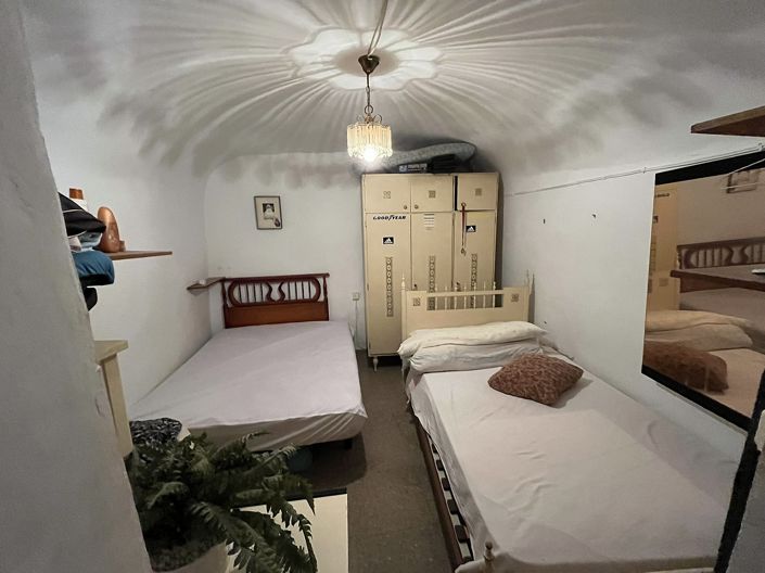 Image No.30-4 Bed House for sale