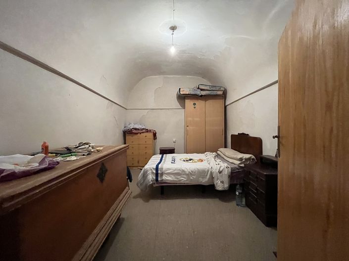 Image No.34-4 Bed House for sale