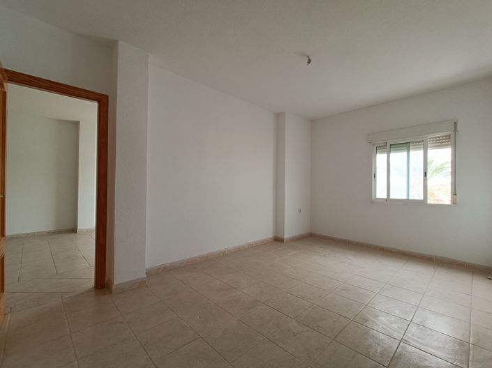 Image No.14-7 Bed Townhouse for sale