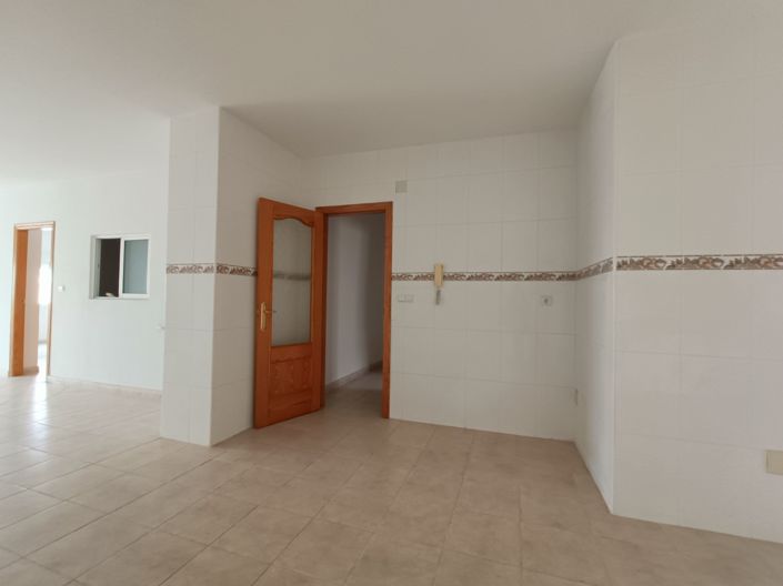 Image No.18-7 Bed Townhouse for sale