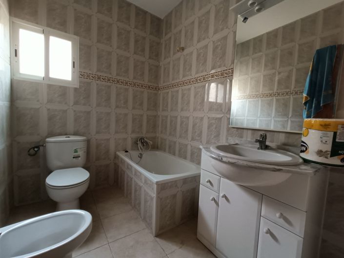 Image No.23-7 Bed Townhouse for sale