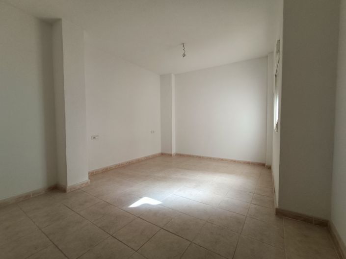 Image No.24-7 Bed Townhouse for sale