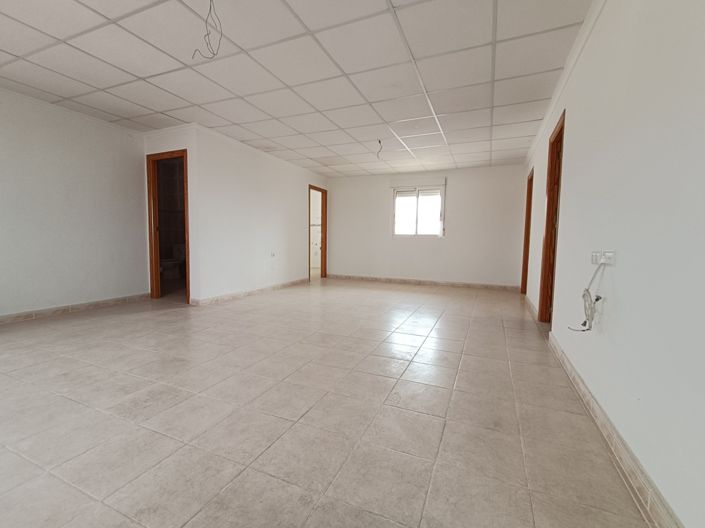 Image No.32-7 Bed Townhouse for sale