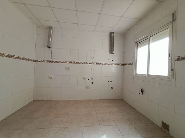 Image No.37-7 Bed Townhouse for sale