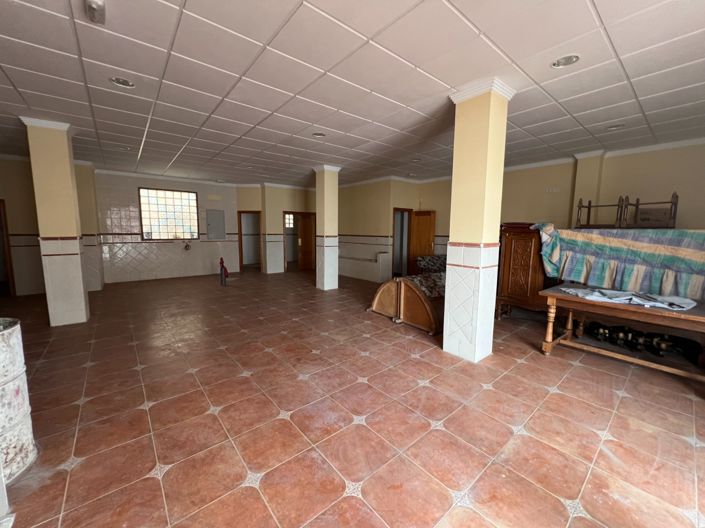 Image No.6-7 Bed Townhouse for sale