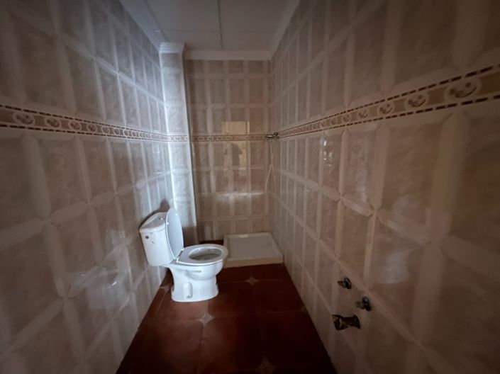 Image No.8-7 Bed Townhouse for sale