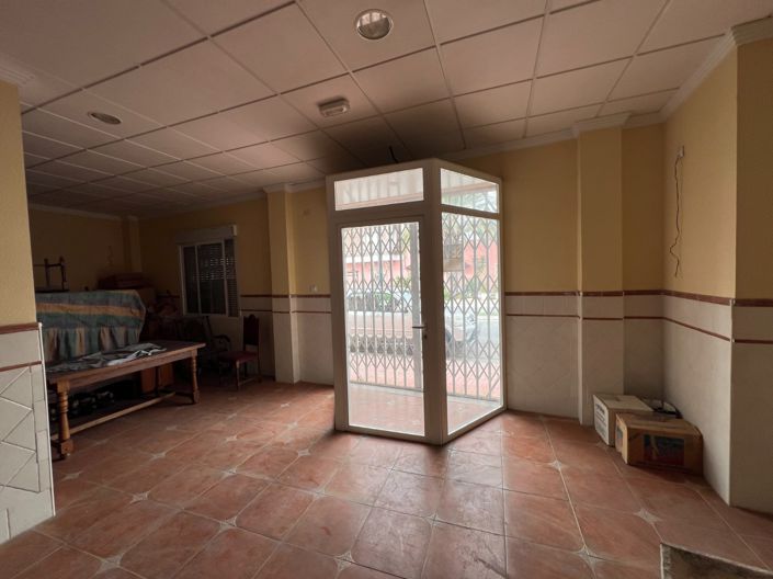 Image No.9-7 Bed Townhouse for sale