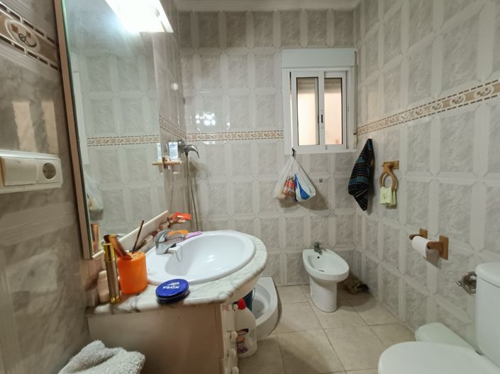 Image No.15-2 Bed Townhouse for sale