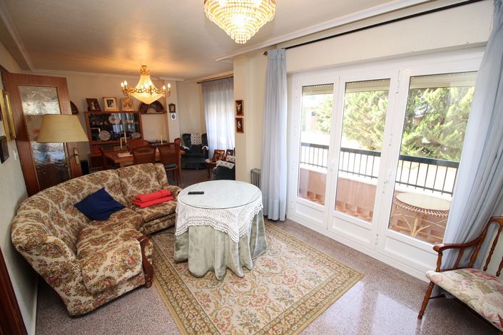 Image No.28-4 Bed Townhouse for sale