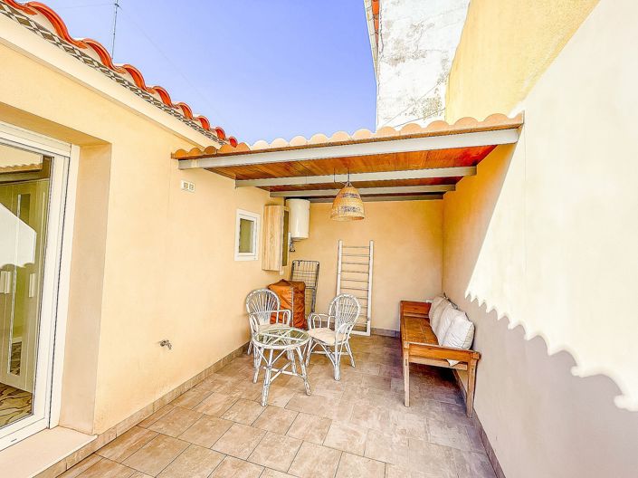 Image No.18-3 Bed Townhouse for sale