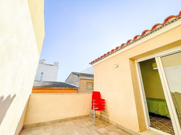 Image No.20-3 Bed Townhouse for sale