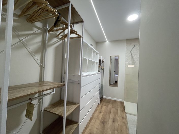 Image No.8-3 Bed Townhouse for sale