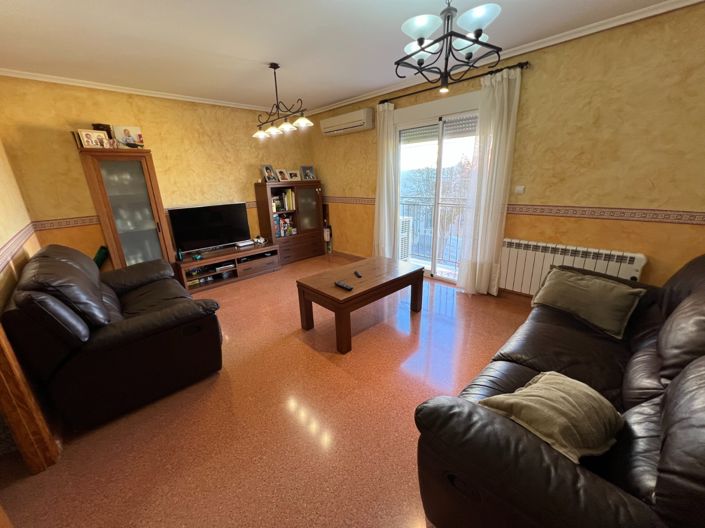 Image No.2-3 Bed Townhouse for sale