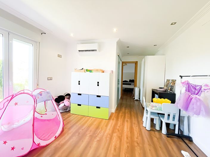 Image No.26-4 Bed Villa for sale