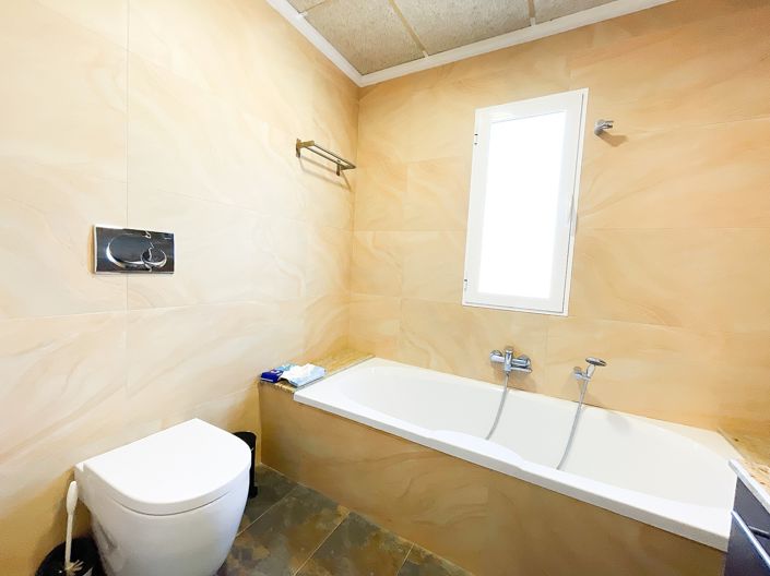 Image No.28-4 Bed Villa for sale