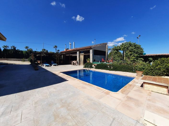 Image No.2-Villa de 6 chambres à vendre à Sax