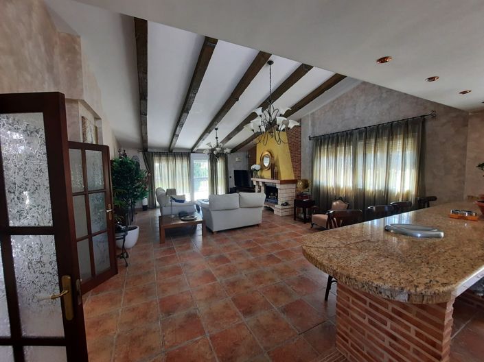 Image No.6-Villa de 6 chambres à vendre à Sax