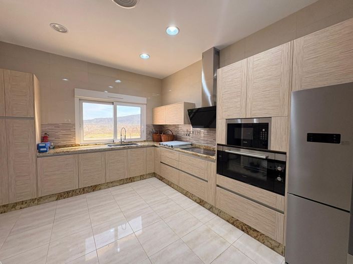 Image No.19-4 Bed Villa for sale