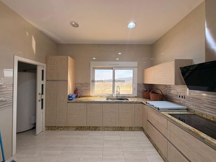 Image No.20-4 Bed Villa for sale