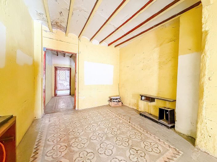 Image No.2-6 Bed Townhouse for sale