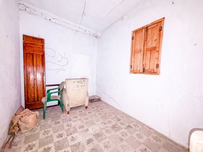 Image No.23-6 Bed Townhouse for sale