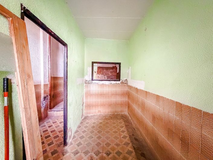 Image No.25-6 Bed Townhouse for sale