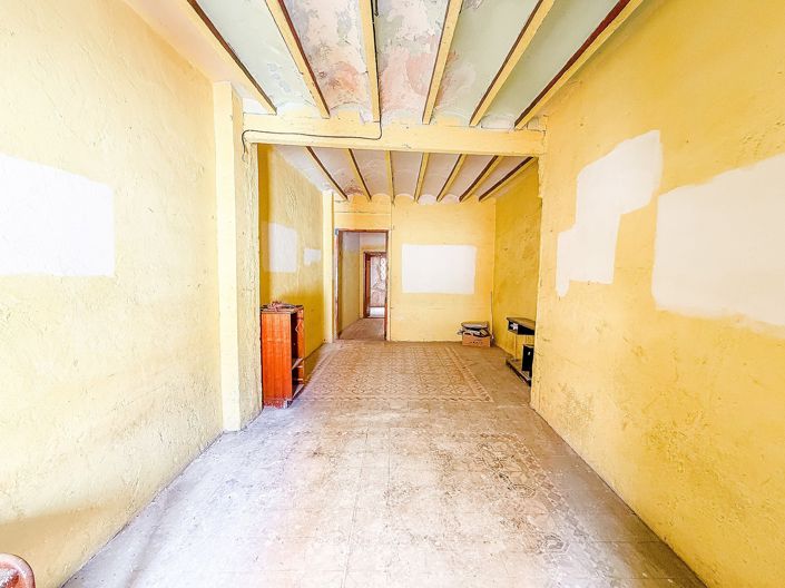 Image No.6-6 Bed Townhouse for sale