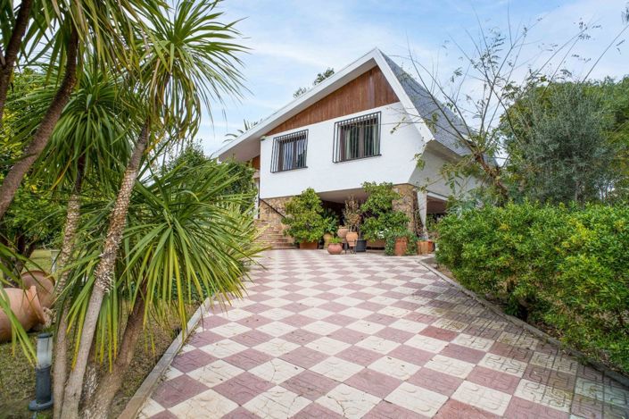 Image No.4-4 Bed Villa for sale