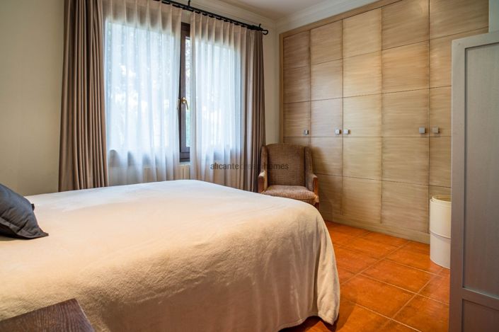 Image No.45-4 Bed Villa for sale