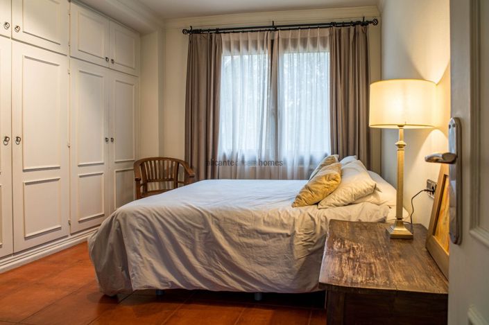 Image No.48-4 Bed Villa for sale