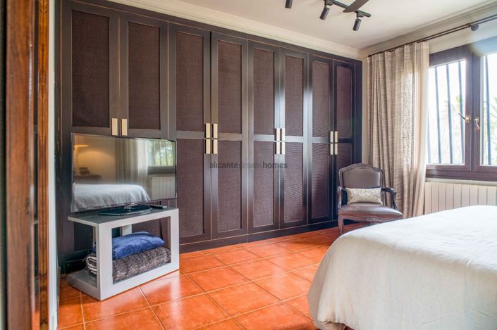 Image No.49-4 Bed Villa for sale