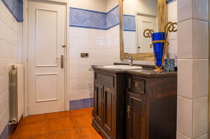 Image No.50-4 Bed Villa for sale