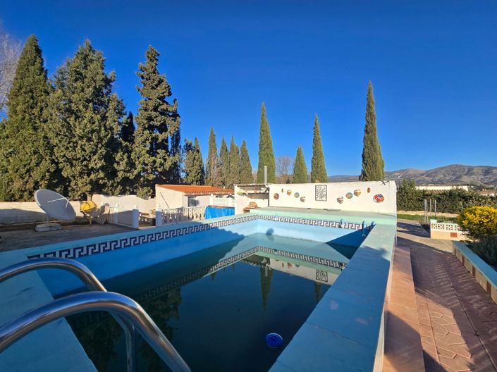 Image No.2-4 Bed Villa for sale