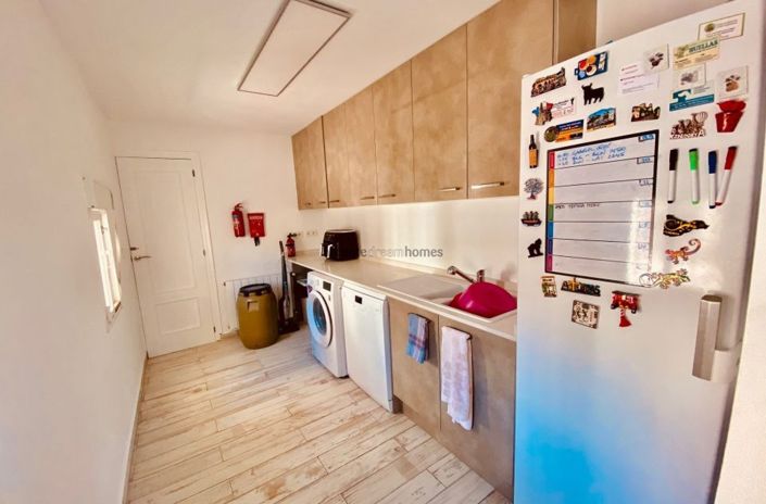 Image No.28-5 Bed Country House for sale