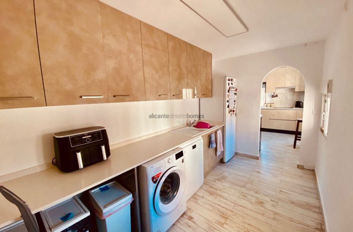 Image No.29-5 Bed Country House for sale