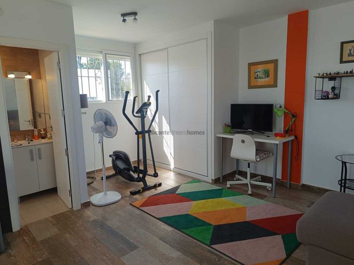 Image No.27-3 Bed Villa for sale