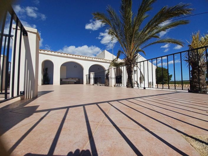 Image No.19-6 Bed Country House for sale