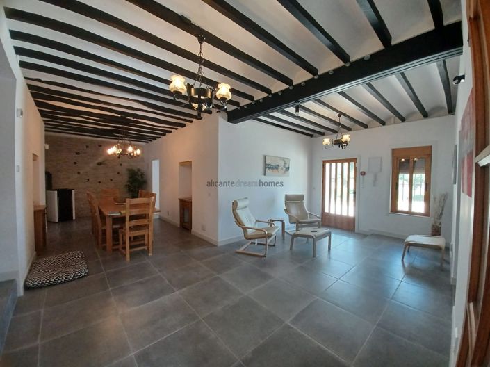 Image No.21-6 Bed Country House for sale