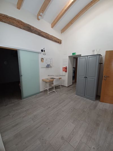 Image No.31-6 Bed Country House for sale