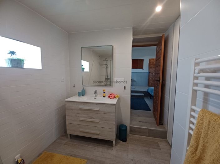 Image No.33-6 Bed Country House for sale