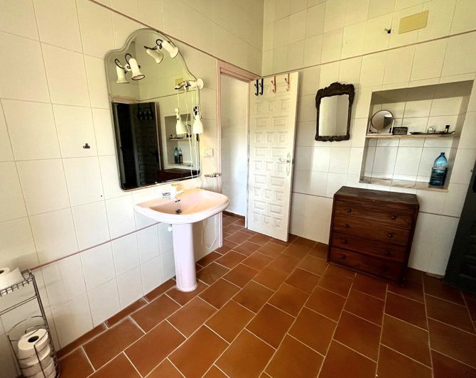 Image No.11-12 Bed Country House for sale