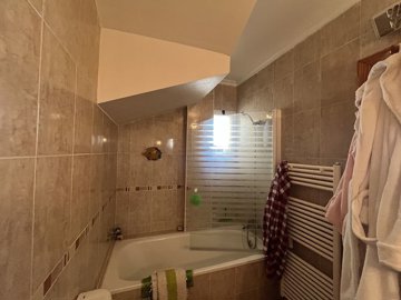 wugxsroug08fg4bkfubf7