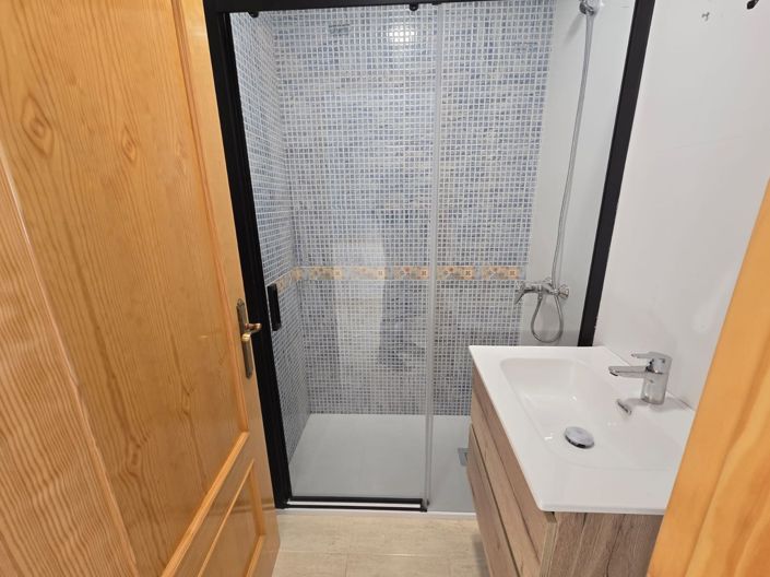 Image No.23-4 Bed Townhouse for sale