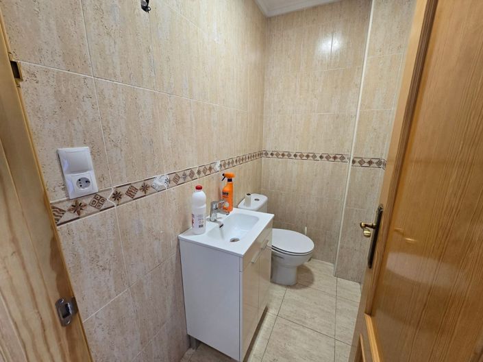 Image No.25-4 Bed Townhouse for sale