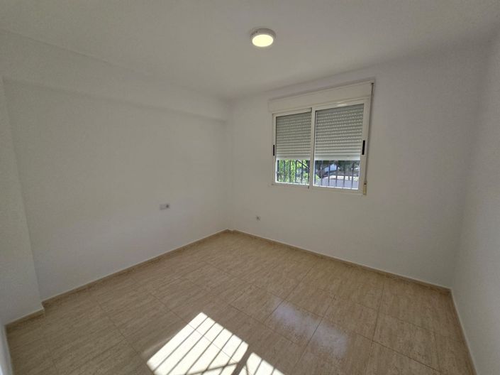 Image No.28-4 Bed Townhouse for sale